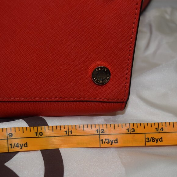 Michael Kors Sheila medium Handbag, red with matching wallet - Picture 11 of 15